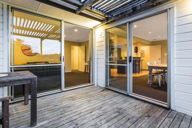 Photo of property in 47 Hicks Close, Whitby, Porirua, 5024