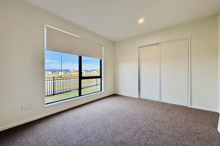 Photo of property in 24 Ruataniwha Avenue, Rangiora, 7400