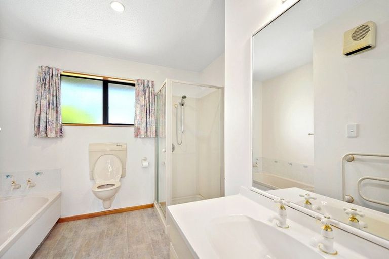 Photo of property in 2 Ngaio Street, Saint Martins, Christchurch, 8022