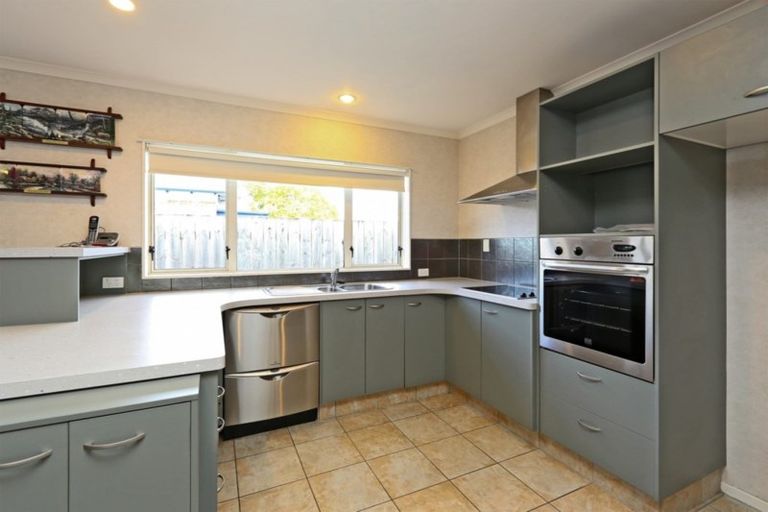 Photo of property in 30a Lee Road, Taradale, Napier, 4112