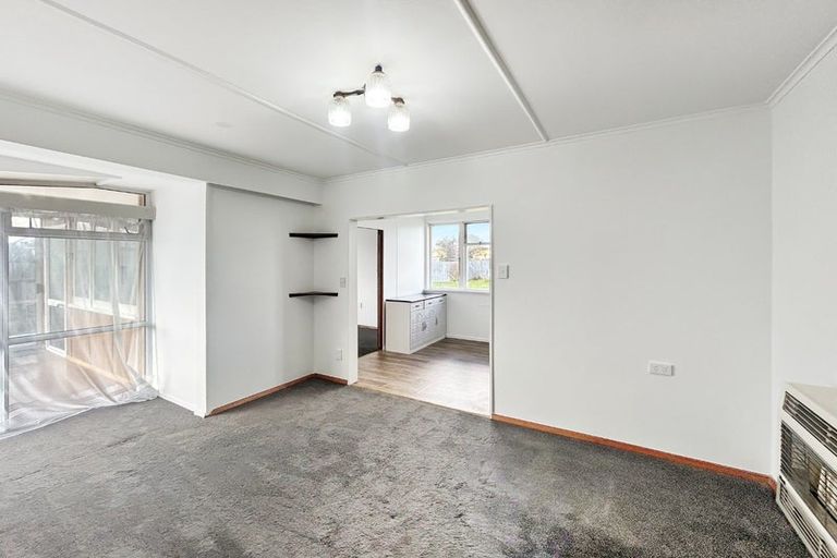 Photo of property in 14 Belfast Place, Roslyn, Palmerston North, 4414