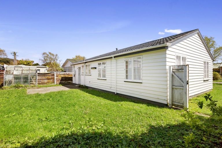Photo of property in 9 Airdrie Avenue, Epuni, Lower Hutt, 5011