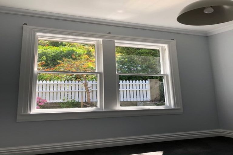 Photo of property in 86 Todman Street, Brooklyn, Wellington, 6021