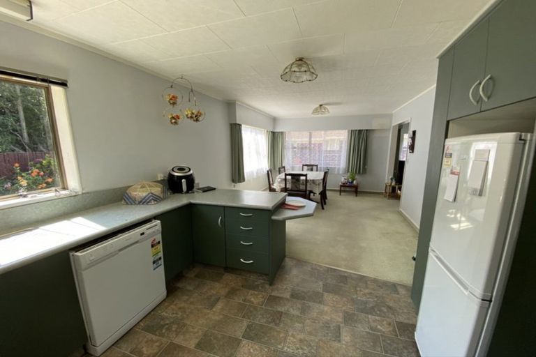 Photo of property in 16 Matai Place, Hawera, 4610