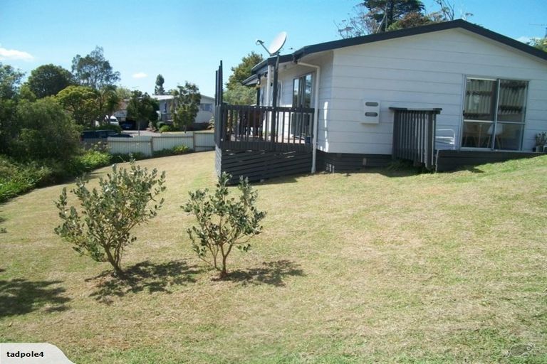 Photo of property in 24 Garton Drive, Massey, Auckland, 0614
