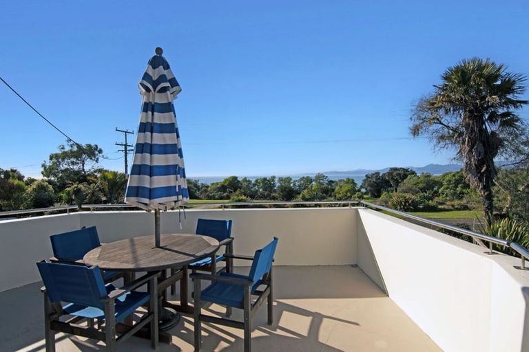 Photo of property in 14 Cliff Road, Tasman, Upper Moutere, 7173
