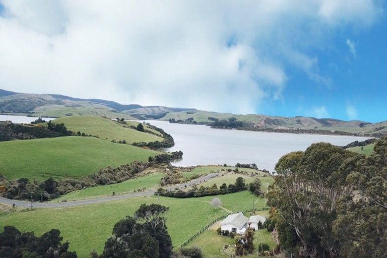 Photo of property in 112 Waikawa Curio Bay Road, Waikawa, Tokanui, 9884