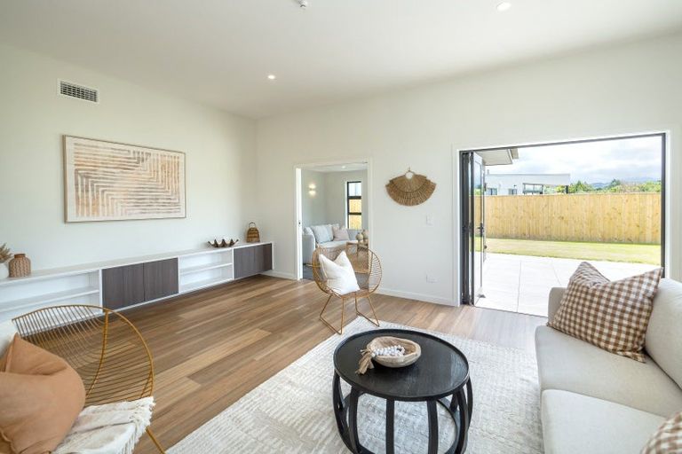 Photo of property in 6b James Kidd Place, Greytown, 5712