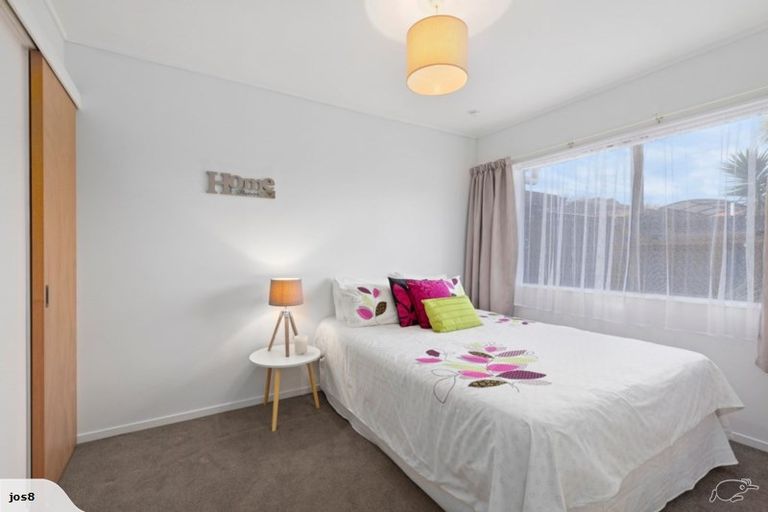 Photo of property in 1 Quo Vadis Place, Red Beach, 0932