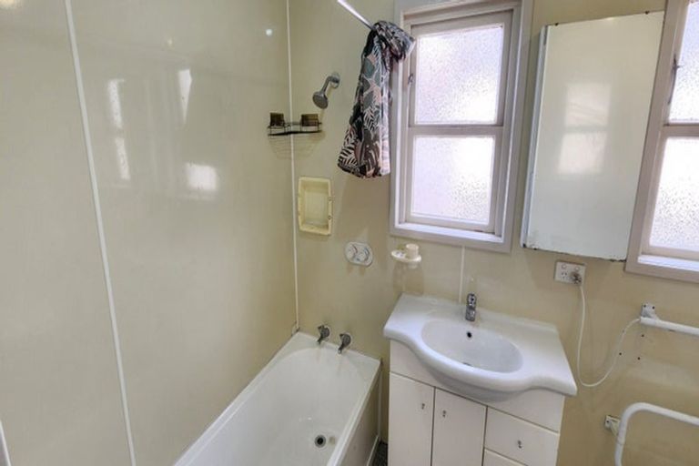 Photo of property in 107 Brooklands Road, Brooklands, New Plymouth, 4310