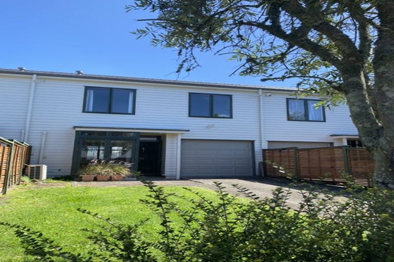 Photo of property in Tuscany Towers, 70/1 Ambrico Place, New Lynn, Auckland, 0600