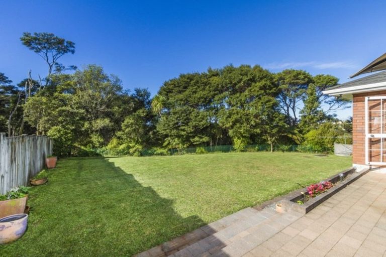 Photo of property in 8 Highwood Grove, Torbay, Auckland, 0630