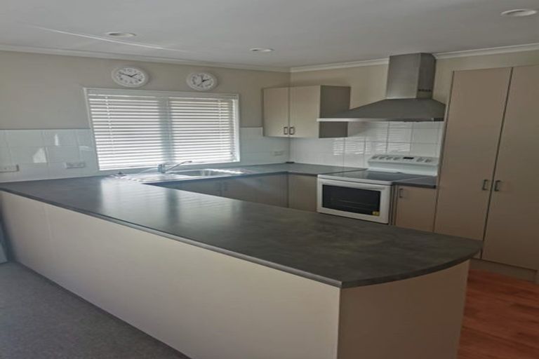 Photo of property in 41 Taikata Road, Te Atatu Peninsula, Auckland, 0610