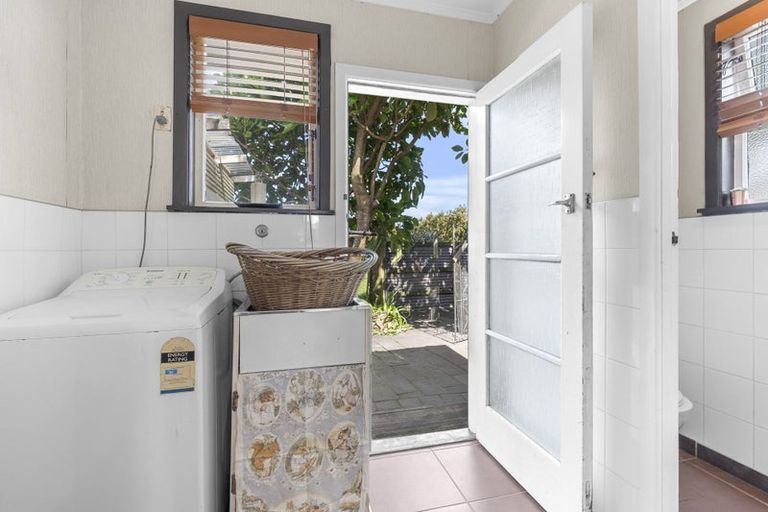 Photo of property in 71 Mountain Road, Sentry Hill, New Plymouth, 4373