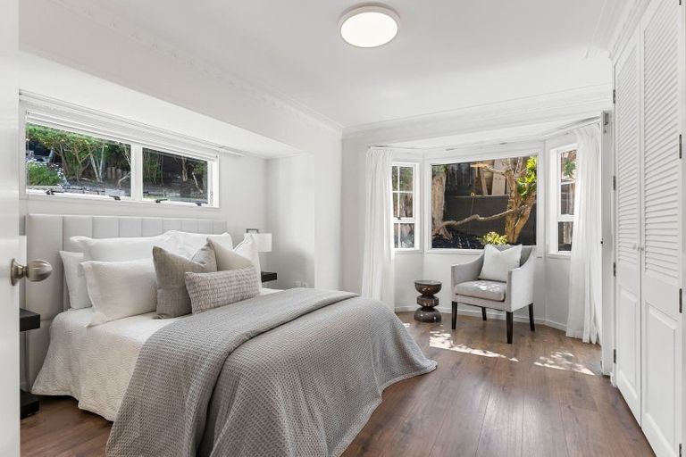 Photo of property in 16 Eastcliffe Road, Castor Bay, Auckland, 0620