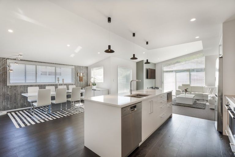 Photo of property in 10 Crompton Avenue, Churton Park, Wellington, 6037