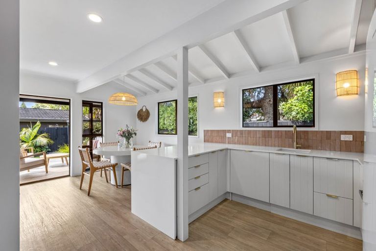 Photo of property in 44b Walton Street, Red Beach, 0932