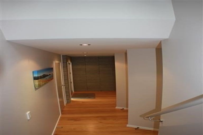 Photo of property in 3 Cresswell Place, Johnsonville, Wellington, 6037