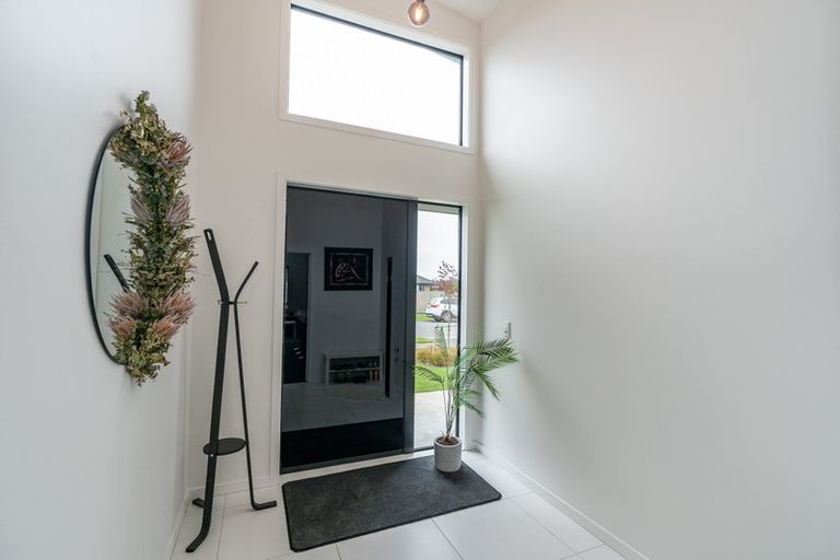 Photo of property in 15 Hamlett Drive, Woodend, 7610