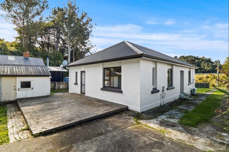 Photo of property in 89 Blanket Bay Road, Sawyers Bay, Port Chalmers, 9023