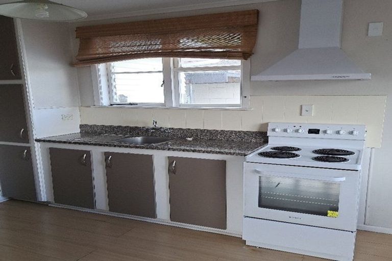 Photo of property in 4/112 Portage Road, New Lynn, Auckland, 0600