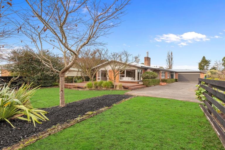 Photo of property in 8 Braid Road, St Andrews, Hamilton, 3200