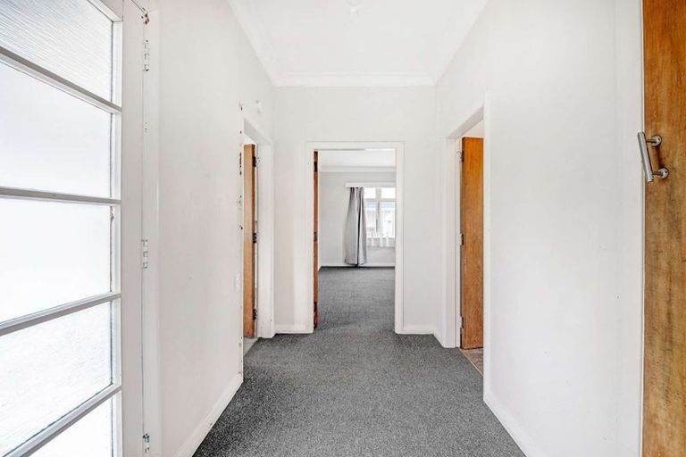 Photo of property in 104 Bartholomew Road, Levin, 5510