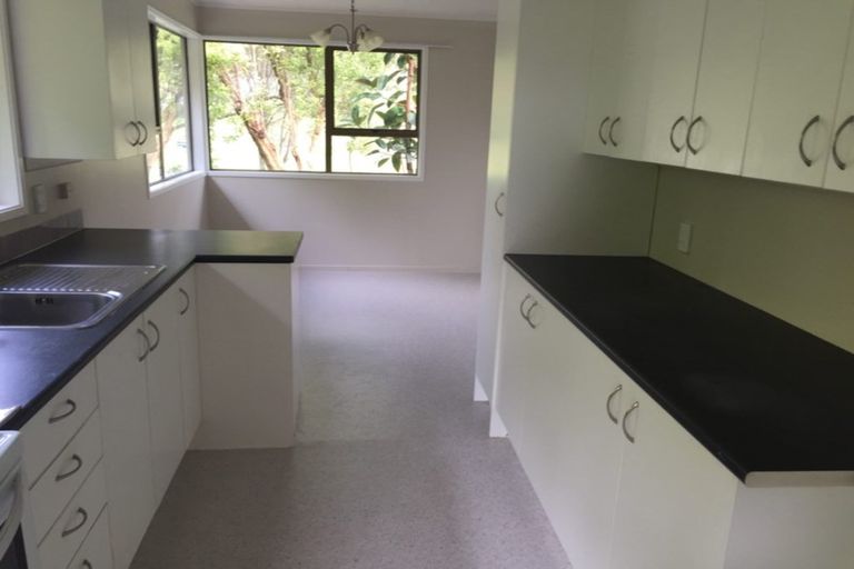 Photo of property in 96 Reynella Drive, Massey, Auckland, 0614