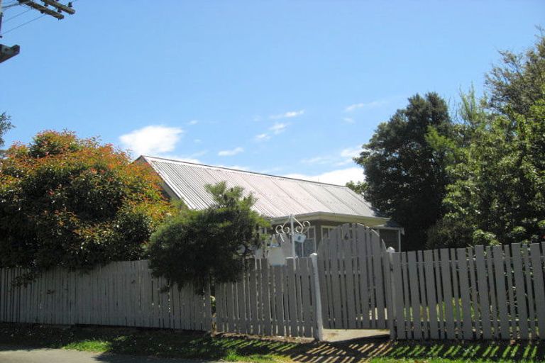 Photo of property in 6 Woodend Road, Woodend, 7610