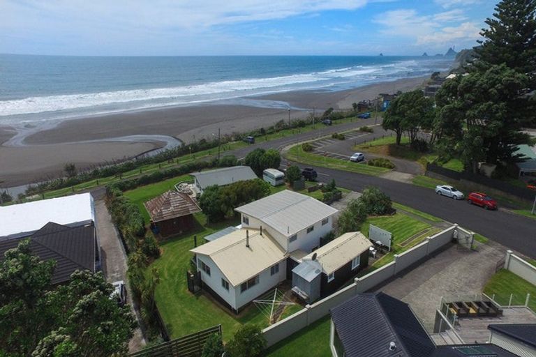 Photo of property in 4 Shearer Drive, Oakura, 4314
