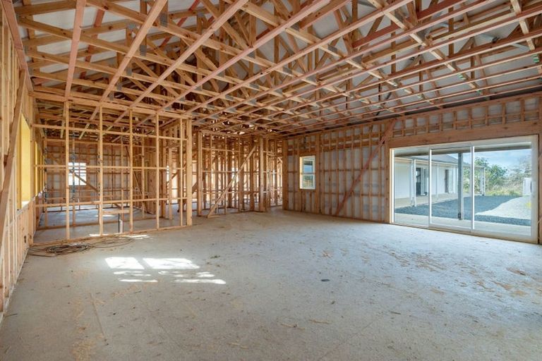 Photo of property in 90 Upper Orewa Road, Wainui, Silverdale, 0992