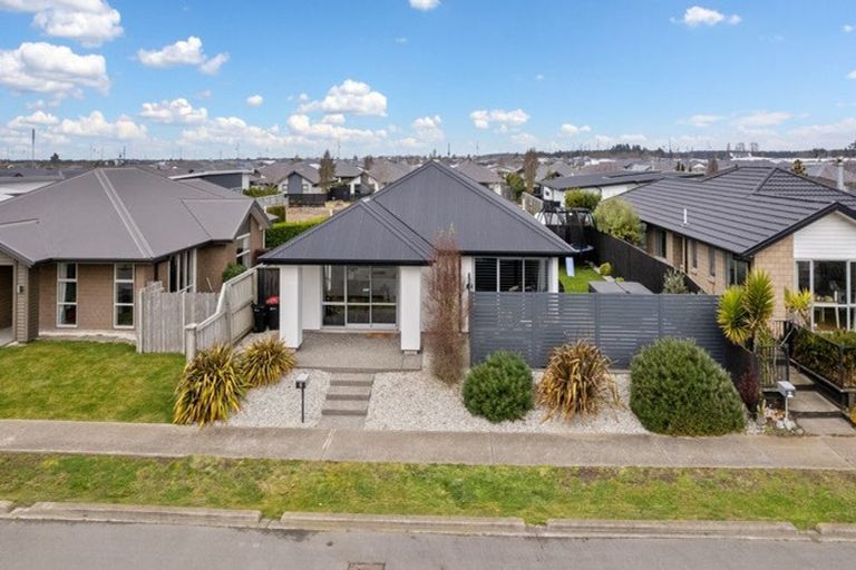 Photo of property in 6 Aroha Street, Pegasus, 7612