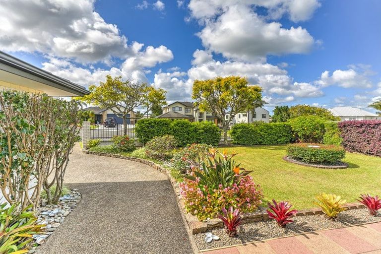Photo of property in 4 Mahina Place, Te Atatu Peninsula, Auckland, 0610