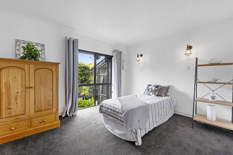 Photo of property in 178 Bleakhouse Road, Mellons Bay, Auckland, 2014