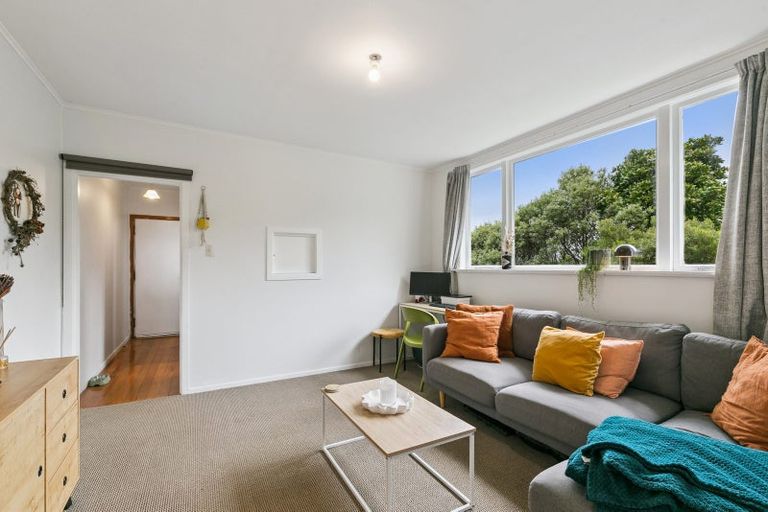 Photo of property in 3/8 Mataroa Avenue, Northland, Wellington, 6012