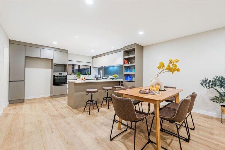 Photo of property in 18 Meritage Lane, Te Atatu South, Auckland, 0610