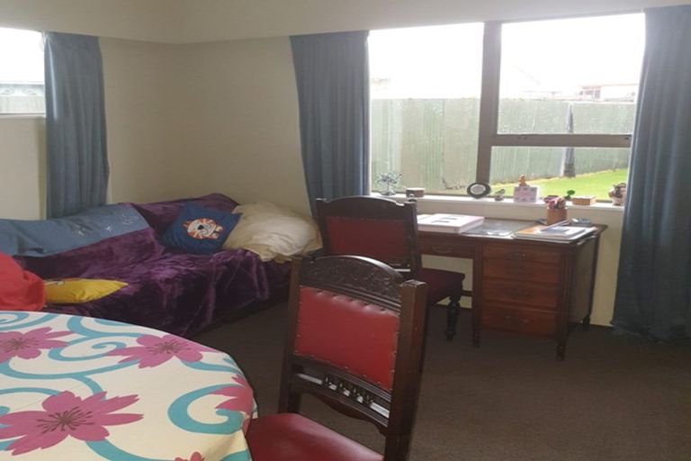 Photo of property in 5d Rossiter Avenue, Waiuku, 2123