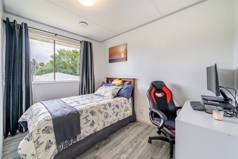 Photo of property in 15 Gawler Grove, Wainuiomata, Lower Hutt, 5014