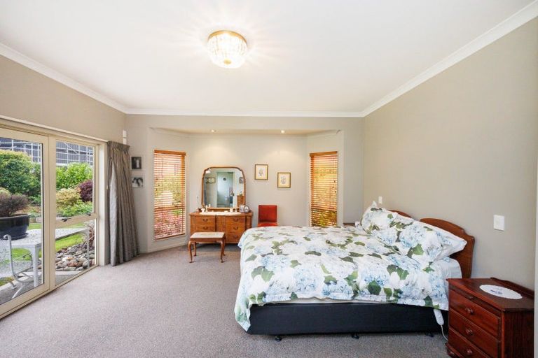 Photo of property in 11 Pastoral Lane, Hokowhitu, Palmerston North, 4410