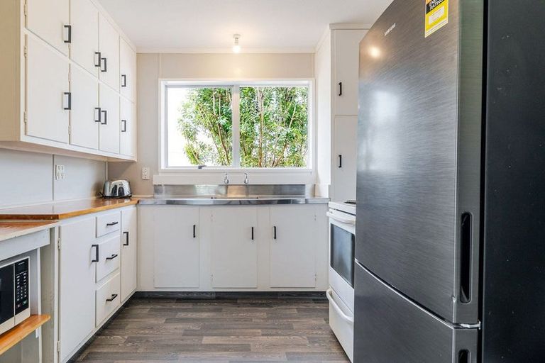 Photo of property in 56 Stillwater Place, Westbrook, Palmerston North, 4412