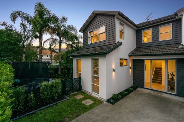 Photo of property in 11a Church Street, Northcote Point, Auckland, 0627