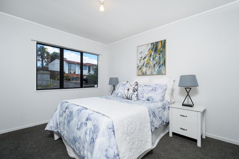 Photo of property in 39 Meadowvale Rise, Titirangi, Auckland, 0604