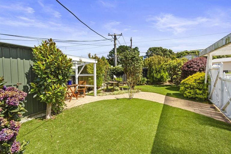 Photo of property in 98 Ironside Road, Johnsonville, Wellington, 6037