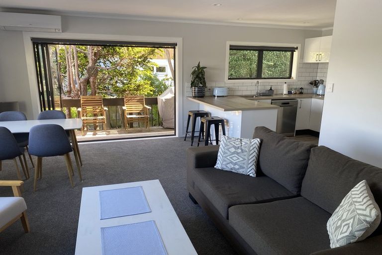 Photo of property in 2/10 Coroglen Avenue, Birkenhead, Auckland, 0626