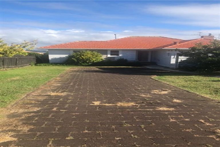 Photo of property in 35 Takutai Avenue, Half Moon Bay, Auckland, 2012