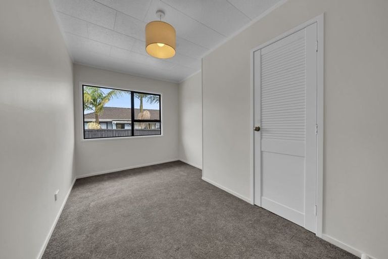 Photo of property in 9 Southview Place, Wattle Downs, Auckland, 2102