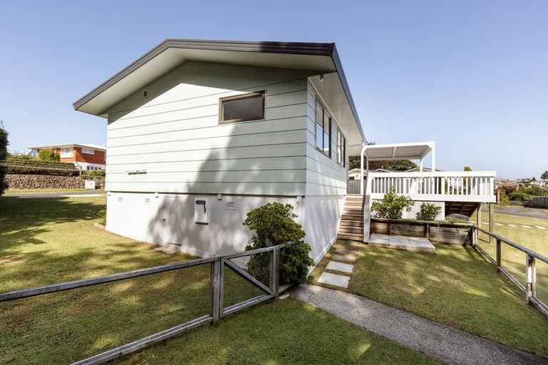 Photo of property in 2 Walnut Grove, Omokoroa, 3114