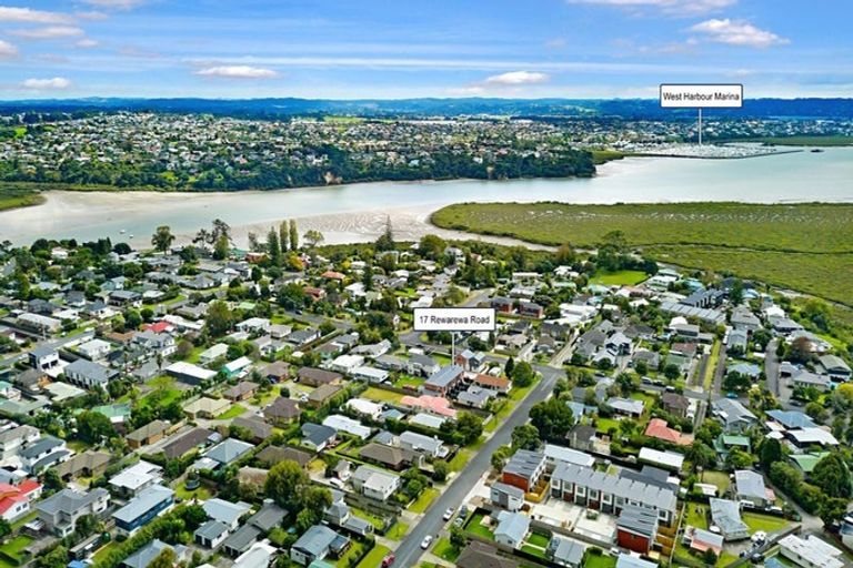 Photo of property in 4/17 Rewarewa Road, Te Atatu Peninsula, Auckland, 0610