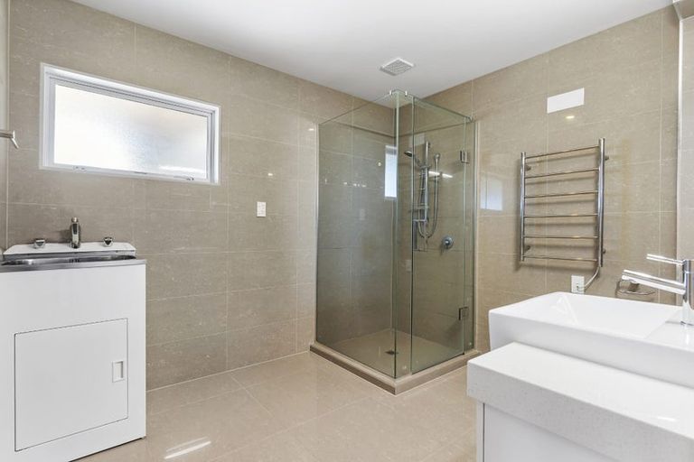 Photo of property in 74 Travis View Drive, Fairview Heights, Auckland, 0632