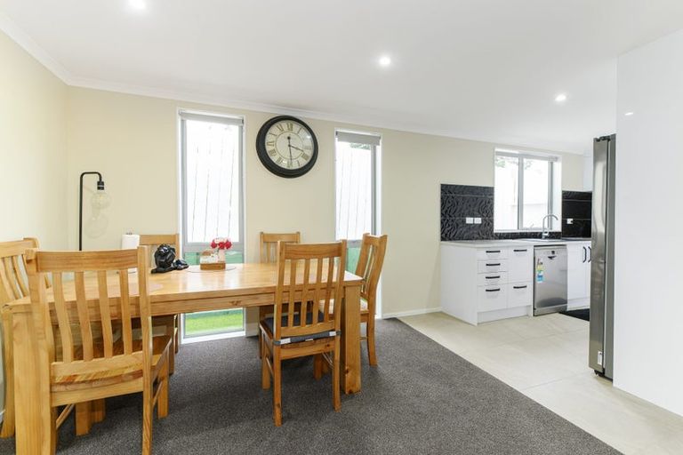 Photo of property in 20d Kelwyn Road, Kelston, Auckland, 0602